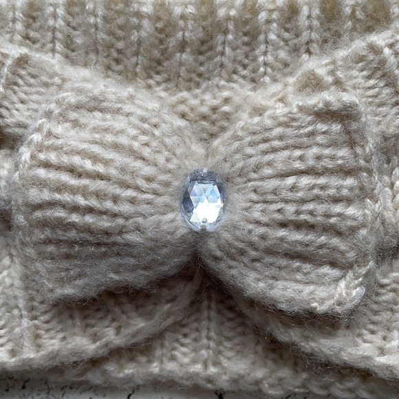 FREE Ear Warmer w/ Any Purchase! - Picture 3 of 3